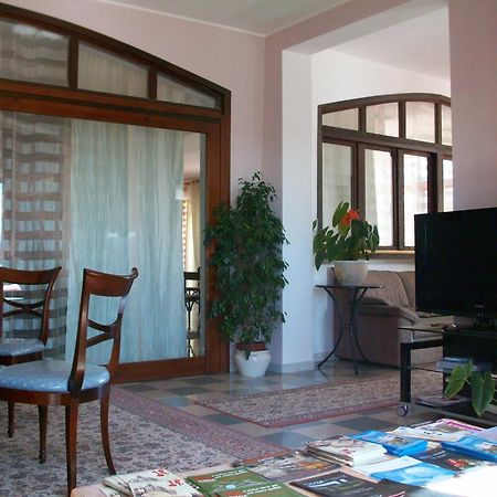 Residence Hotel La Commenda モンテフィアスコーネ エクステリア 写真