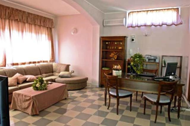 Residence Hotel La Commenda モンテフィアスコーネ エクステリア 写真