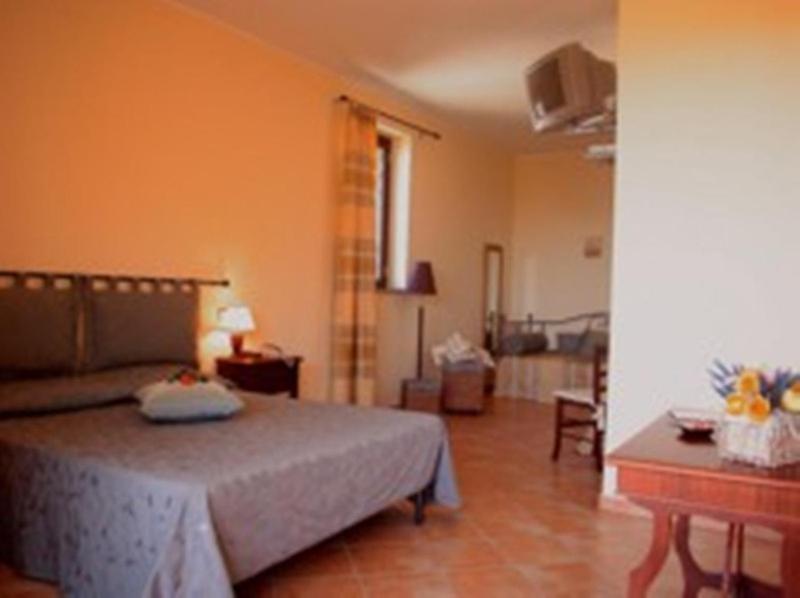 Residence Hotel La Commenda モンテフィアスコーネ エクステリア 写真