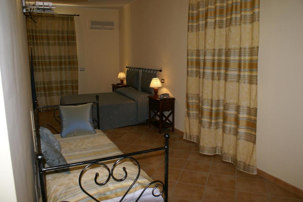 Residence Hotel La Commenda モンテフィアスコーネ エクステリア 写真