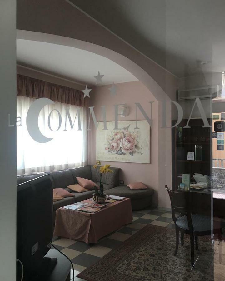 Residence Hotel La Commenda モンテフィアスコーネ エクステリア 写真